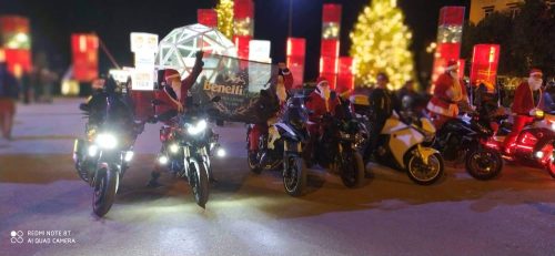 Santa-Claus-on-the-Road-34