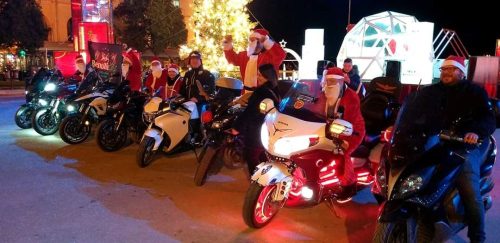 Santa-Claus-on-the-Road-36