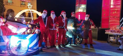 Santa-Claus-on-the-Road-37