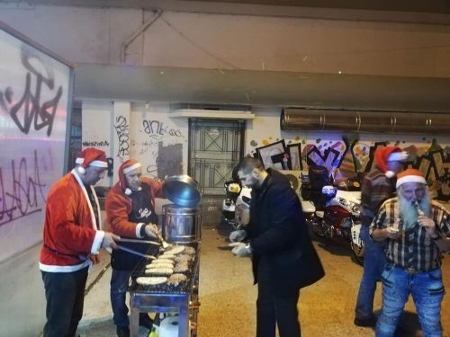 Santa-Claus-on-the-Road-51