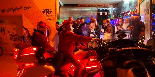 Santa-Claus-on-the-Road-57