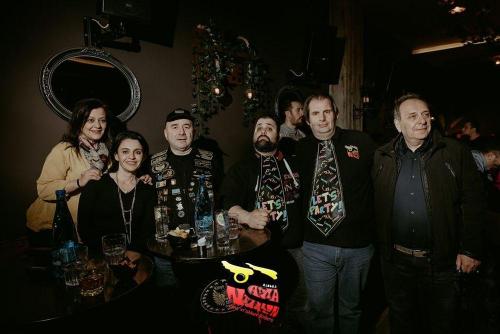 2-22 Αλλα ν'αλλων (1)