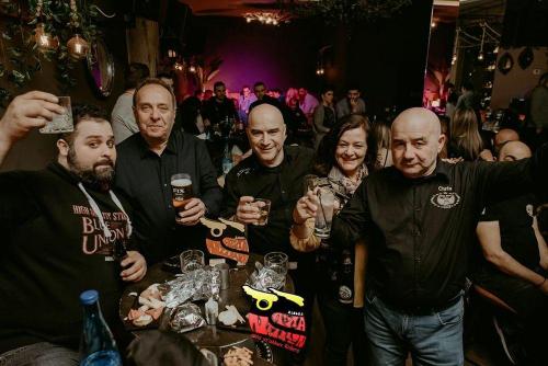 2-22 Αλλα ν'αλλων (3)