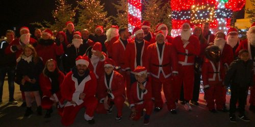 Santa-Claus-on-the-Road-11