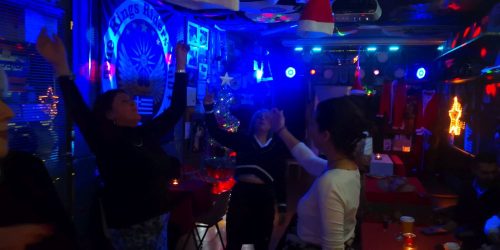 Santa-Claus-on-the-Road-18