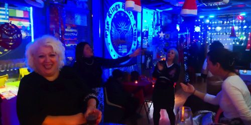 Santa-Claus-on-the-Road-19