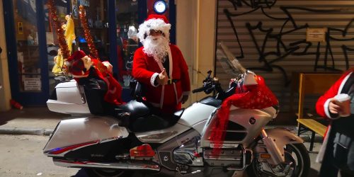 Santa-Claus-on-the-Road-2
