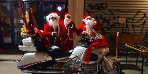 Santa-Claus-on-the-Road-3