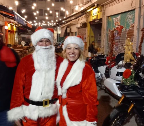 Santa-Claus-on-the-Road-4