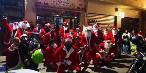 Santa-Claus-on-the-Road-6